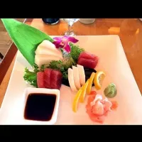 Snapdishの料理写真:sashimi|Carly Markbreiterさん