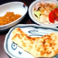 Snapdishの料理写真:ナンとカレー|ayayaさん