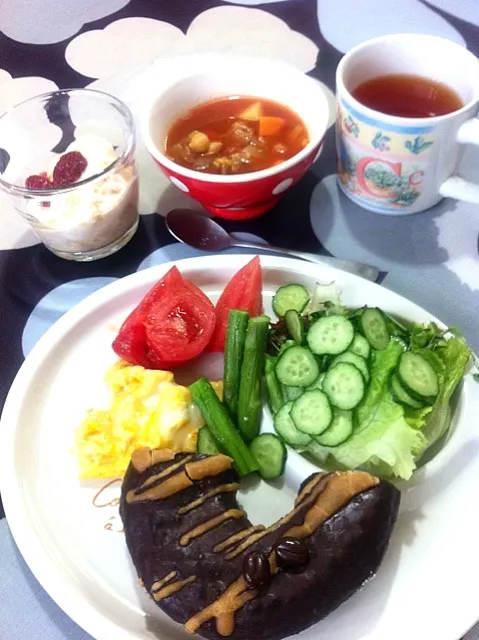 ミネストローネとザラメドーナツの朝食|ケイさん