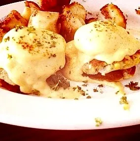 Crab Cake and Benedict|GedoGadeさん