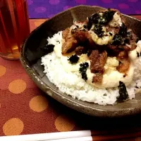 ねぎ塩豚のとろろ丼|あらき まゆさん