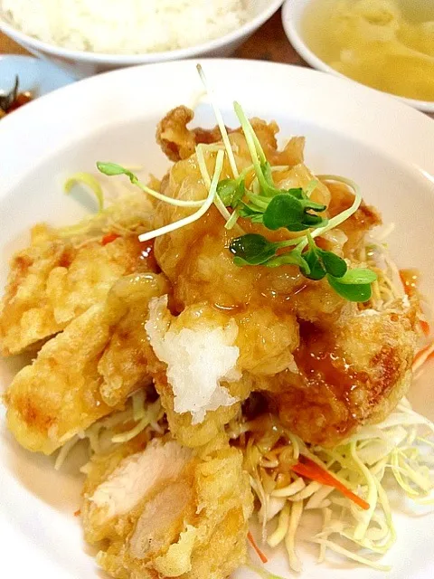 鶏のから揚げおろしソースがけ。 #昼ごはん #昼飯 #ランチ #定食|Takashi H.さん