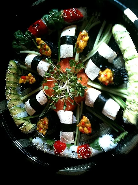 vegan sushi|Brett DeHartさん