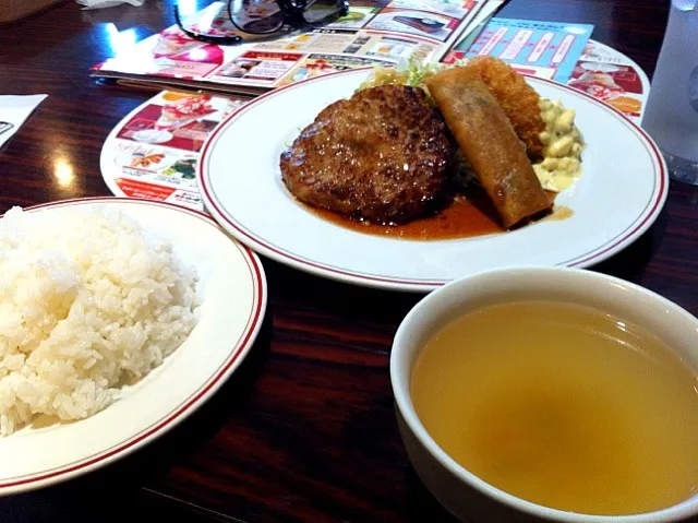 Snapdishの料理写真:ガスト日替りランチ|つよぽんさん