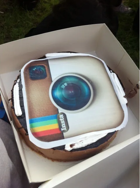 Snapdishの料理写真:Instagram cake|Camille Mnさん