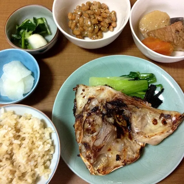 鯛のカマ塩麹焼きでおうち定食|wasabiさん