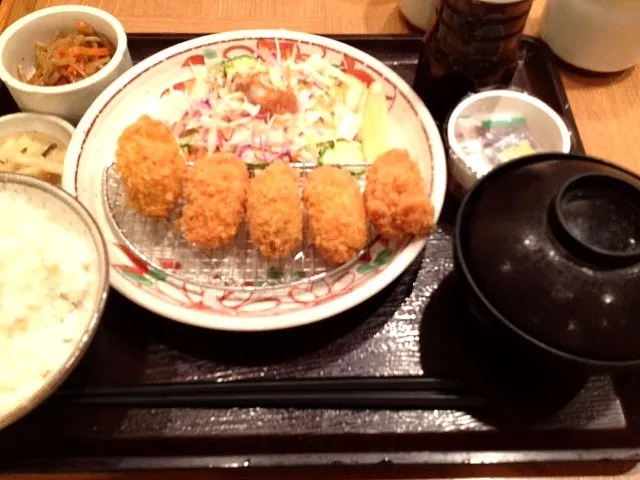 カキフライ定食|えりにゃーにゃさん