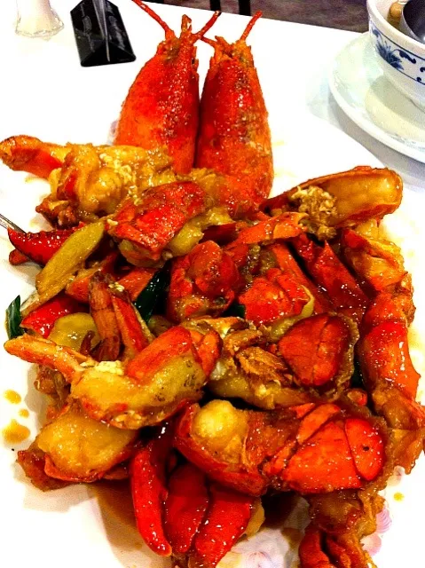 stir fried lobsters with ginger and scallion|Banu Ozdenさん