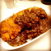 まんてんの大盛りカツカレー|DECIBELさん