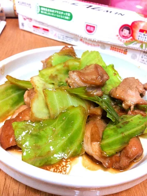 Snapdishの料理写真:鶏肉とキャベツのマヨ醤油炒め|mlyhさん