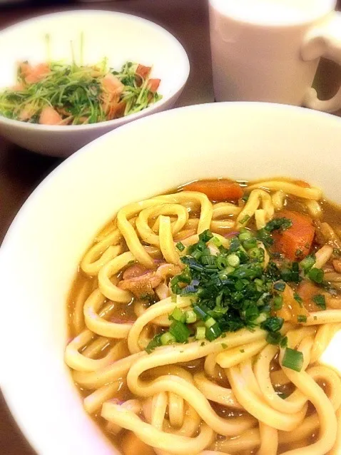 カレーうどん、豆苗とベーコンの炒め物|chobicmさん