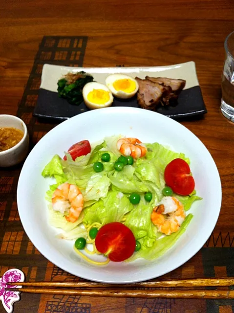 Snapdishの料理写真:ゴマだれサラダ麺、煮豚、味玉、ほうれん草のおひたし|二宮みさきさん