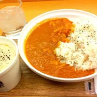 Snapdishの料理写真:カレーとスープ|みのりんぐさん