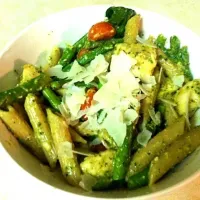 Pesto Pasta with Chicken, Asparagus, Tomatoes, and Spinach|madison heckmanさん