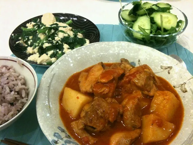 Snapdishの料理写真:チキンとじゃが芋のトマト煮|maaakiさん