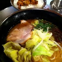 Snapdishの料理写真:黒豚骨ラーメン|ryoheiさん