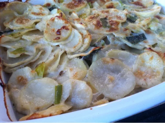 potato leeks gratin dauphinois|Celine Cossou-Bordesさん