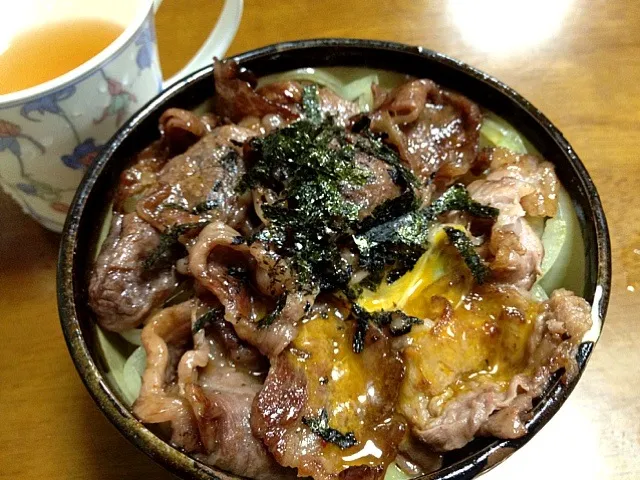 ☆霜降り和牛焼肉シャキ②玉ねぎ丼☆|りなさん