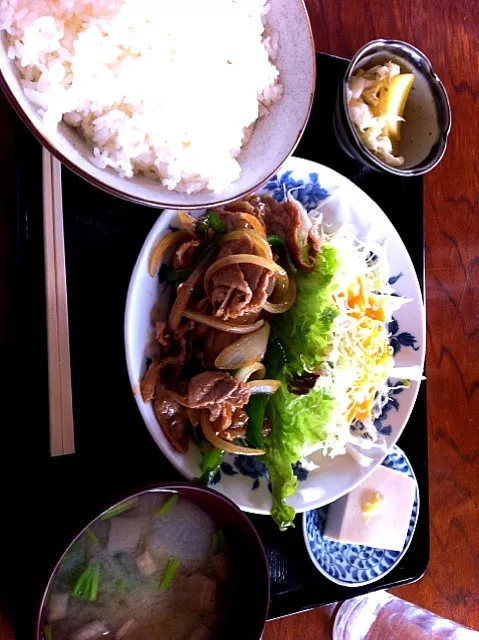 Snapdishの料理写真:しょうがやき定食|まりりんさん