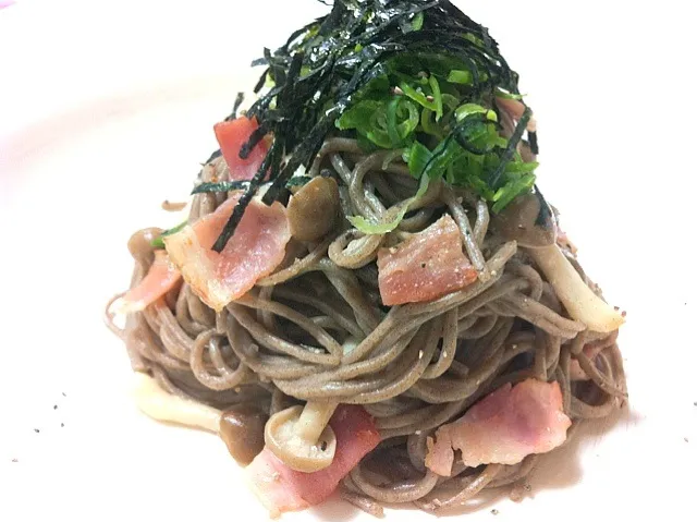 蕎麦deベーコンとしめじの和風パスタ風|ちぃたさん