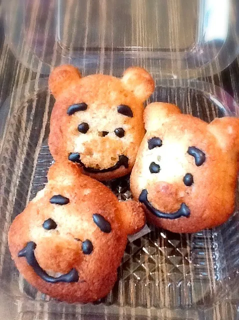 Winnie the Pooh Banana Cake|Angeline Yaoさん