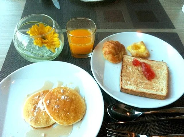 breakfast @ BKK Novotel Platinum|clarice daleさん