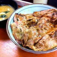 Snapdishの料理写真:チカラめしの焼牛丼、mgmg|mizさん