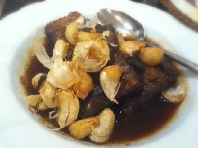 Snapdishの料理写真:Pork Adobo with lots of garlic|Gem Gutierrezさん