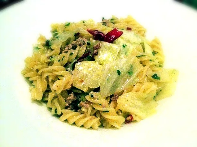 Spring cabbage and pork fusilli|chan mitsuさん