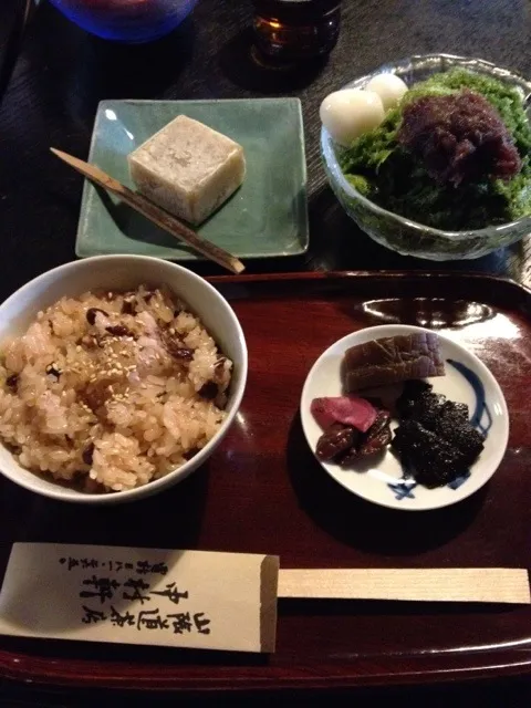 赤飯ときんつばと宇治抹茶氷(小)|のぶコさん