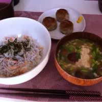 釜揚げしらすとさくらえびのおろし丼、なめこ汁、しゅうまい|やちゅーさん