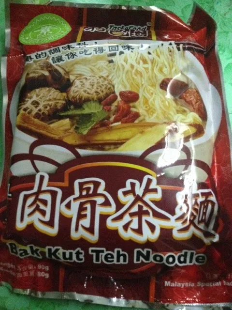 Snapdishの料理写真:buk kut teh instant noodle, (souvenir form Singapore)|Tunaさん