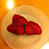 Snapdishの料理写真:変わったイチゴ|いなばのりこさん