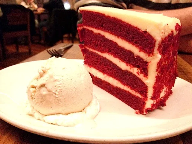 Snapdishの料理写真:red velvet cake|Melさん