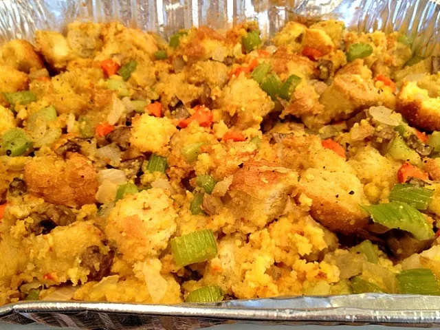 Snapdishの料理写真:sourdough and cornbread stuffing|Melさん