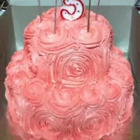 2 Tier Birthday Cake|kermilah mahariさん