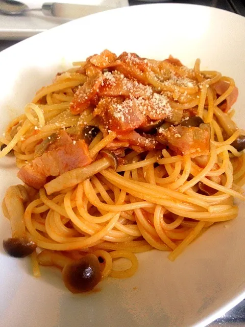 ベーコンとしめじのトマトクリームパスタ|森田 順也さん