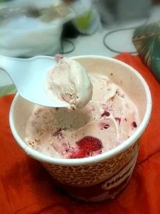 ice cream strawberry~^^|hackerty11さん