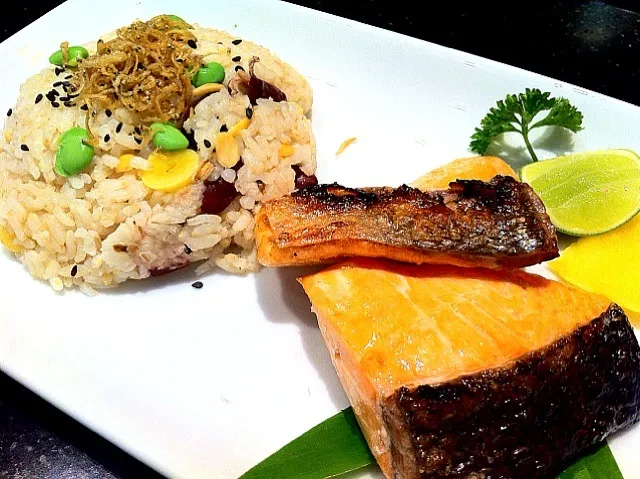 Garlic Rice with Salmon Teriyaki|OoHさん