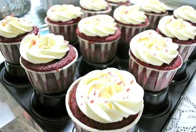 red velvet cupcakes|genさん