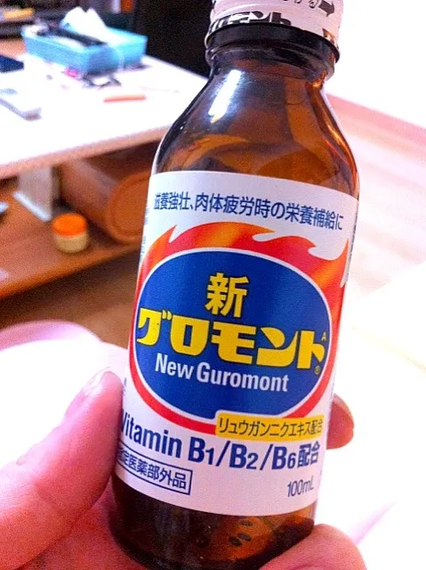 体調悪くてダウンしてたら職場の人が帰り際に「無理しないでね、飲んで^^」ってそっとぽっけにいれてくれた！コーヒー渡しながらウルウルしてしまった！人間ってなんて暖かいの(/ _ ; )さりげない優しさにきゅん♡|makiさん