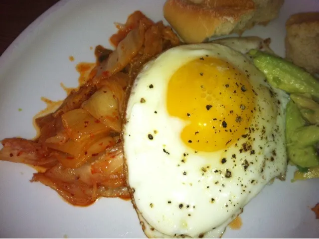 Trader Joe's Kimchi with fried egg& avocado|Celine Cossou-Bordesさん