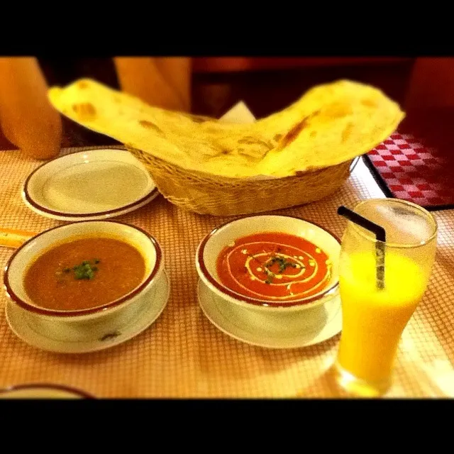 Nepalese Curry with Butter Naan and Mango Lassi|Dave von Deschwandenさん