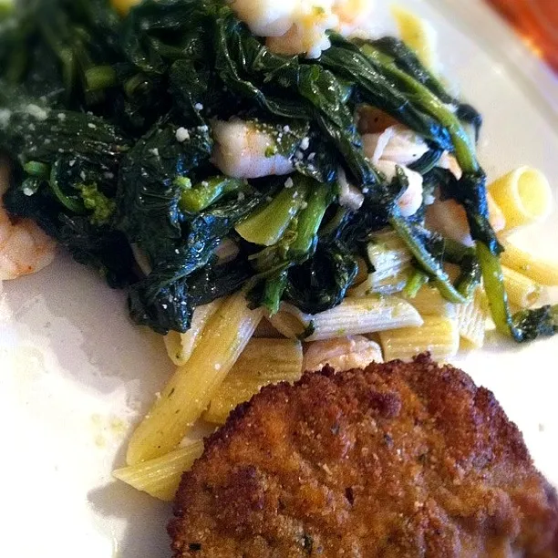 Snapdishの料理写真:mezze penne/rigatoni with broccoli rabe and shrimp|crystalさん