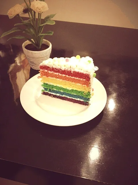 Snapdishの料理写真:rainbow cake|putu ginaさん