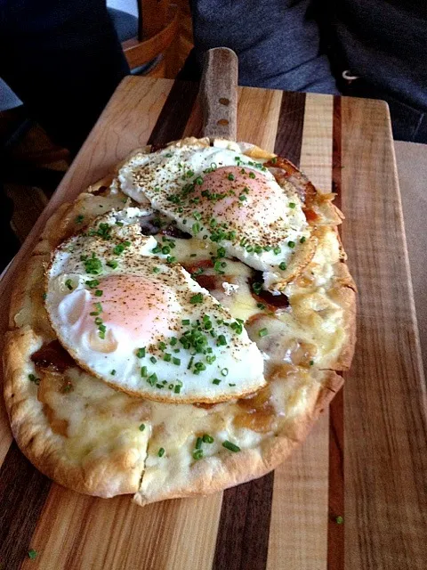 Fried Egg Flatbread|beth schreibman gehringさん