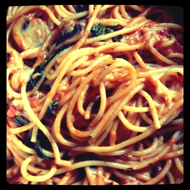 Spaghetti with Spinach, Mushrooms, and Tomatoes|sooprcoolchicaさん