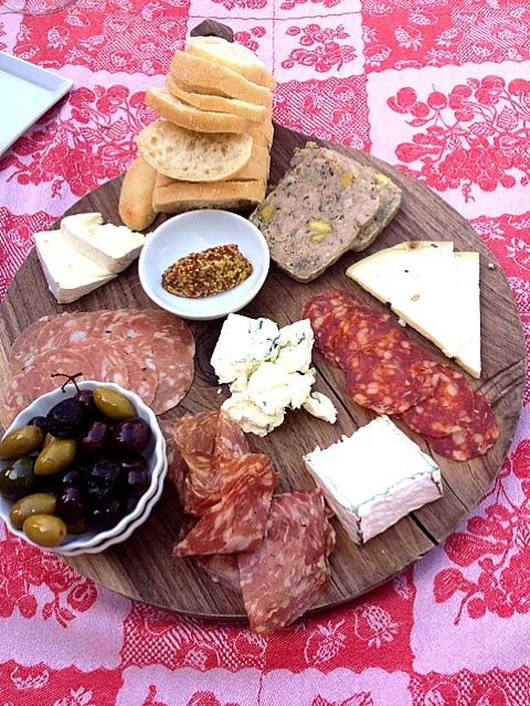 cheese and charcuterie plate|lori sさん