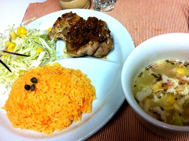 Spanish marinaded chicken, capper yellow rice, & minestrone|Yoshinaさん