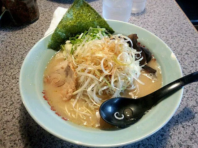 Snapdishの料理写真:長浜ラーメン|滝波航也さん